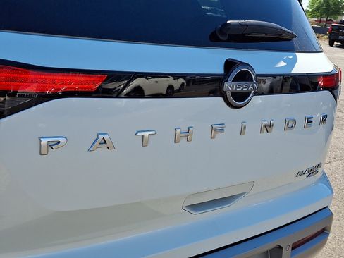 Certified 2023 Nissan Pathfinder Platinum AWD/4WD image 30