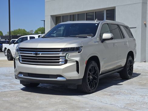 Used 2023 Chevrolet Tahoe High Country w/ Premium Package 2 RWD image 4