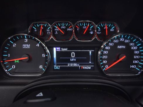 Used 2016 Chevrolet Suburban LT image 16