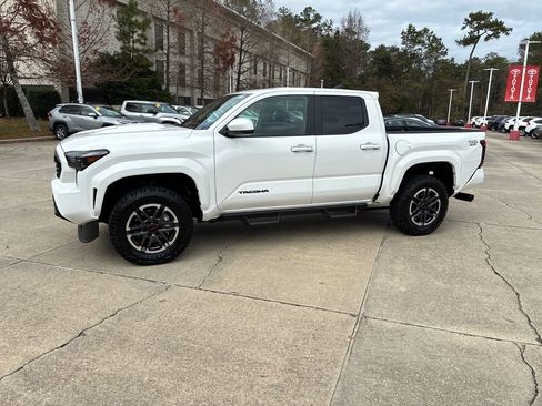 New 2025 Toyota Tacoma TRD Sport image 2