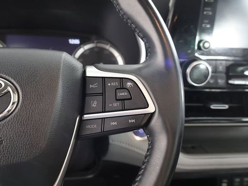 Used 2022 Toyota Highlander XLE image 45