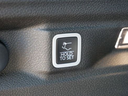 Certified 2025 Jeep Grand Cherokee L Limited w/ Luxury Tech Group II image 32