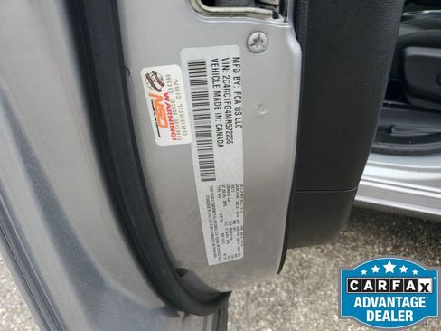 Used 2021 Chrysler Pacifica Touring w/ S Appearance Package image 45