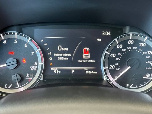Used 2023 Toyota Highlander XLE AWD/4WD image 31