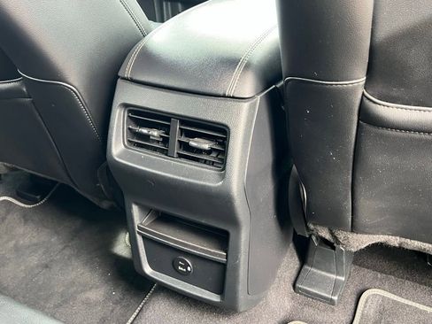 Used 2021 Ford Edge ST image 19