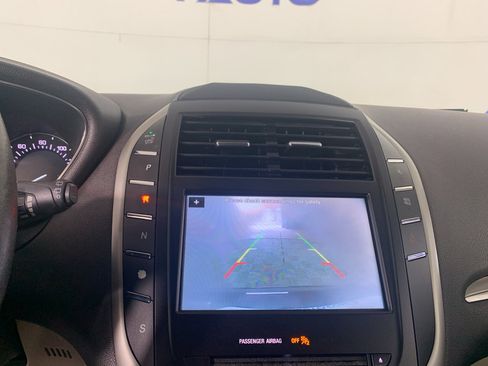 Used 2017 Lincoln MKC Premiere FWD image 26