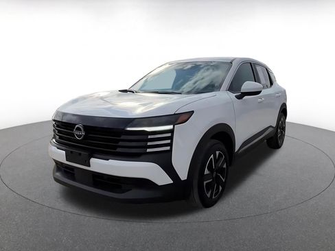 Used 2025 Nissan Kicks SV image 7