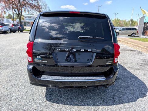 Used 2015 Dodge Grand Caravan SXT image 5