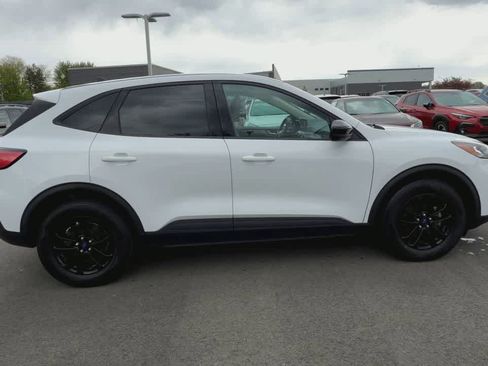 Used 2020 Ford Escape SE Sport AWD/4WD image 9