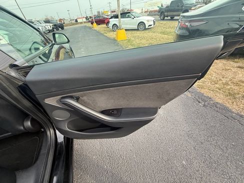 Used 2022 Tesla Model 3 Standard Range image 23