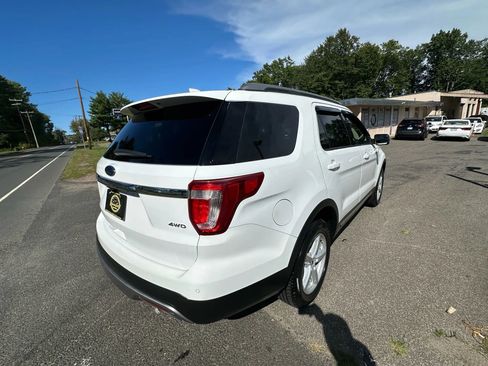 Used 2016 Ford Explorer XLT w/ Equipment Group 202A image 5