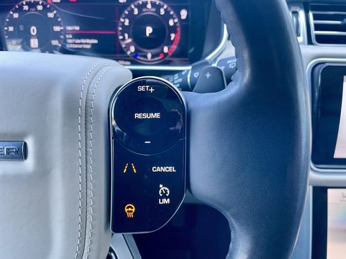 Used 2020 Land Rover Range Rover HSE image 22