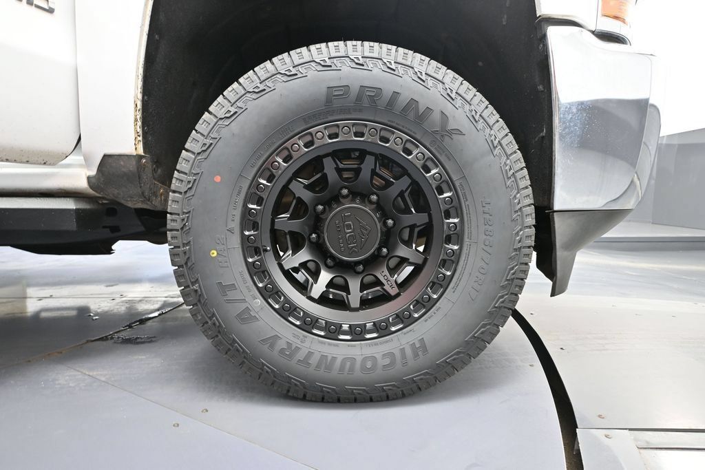 Used 2018 Chevrolet Silverado 2500 W/T RWD image 12