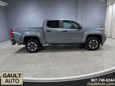 Used 2021 Chevrolet Colorado Z71 AWD/4WD image 2