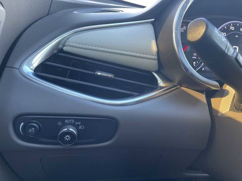 Used 2025 Chevrolet Malibu LT image 18