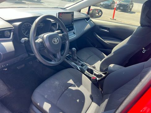 Used 2021 Toyota Corolla LE w/ Carpet Mat Package (TMS) FWD image 6