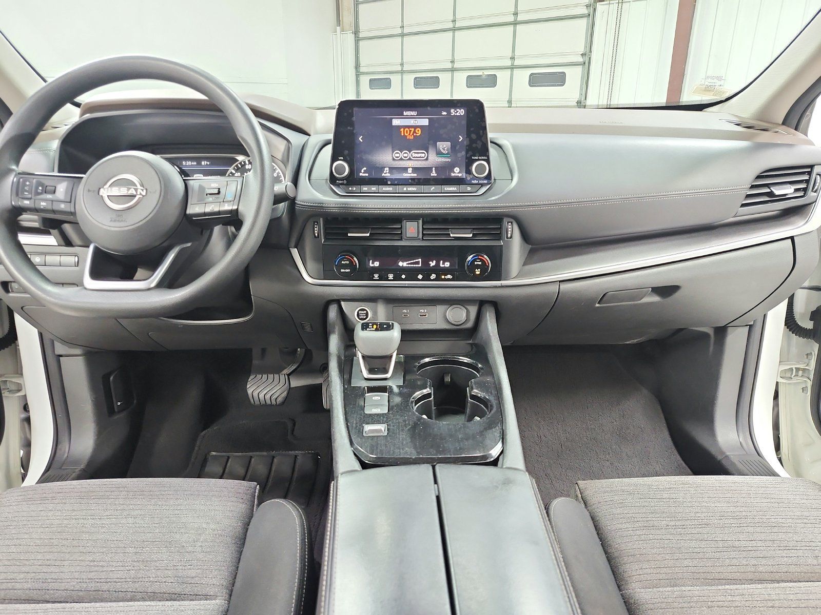 Used 2023 Nissan Rogue SV FWD image 27