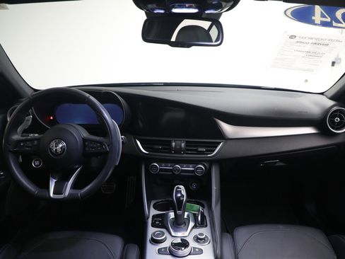 Used 2024 Alfa Romeo Giulia Veloce image 22