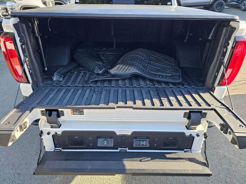 Used 2022 GMC Sierra 1500 Denali w/ Denali Premium Package image 13