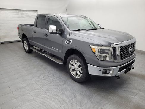 Used 2016 Nissan Titan SL RWD image 11