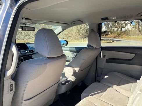 Used 2015 Honda Odyssey EX image 10