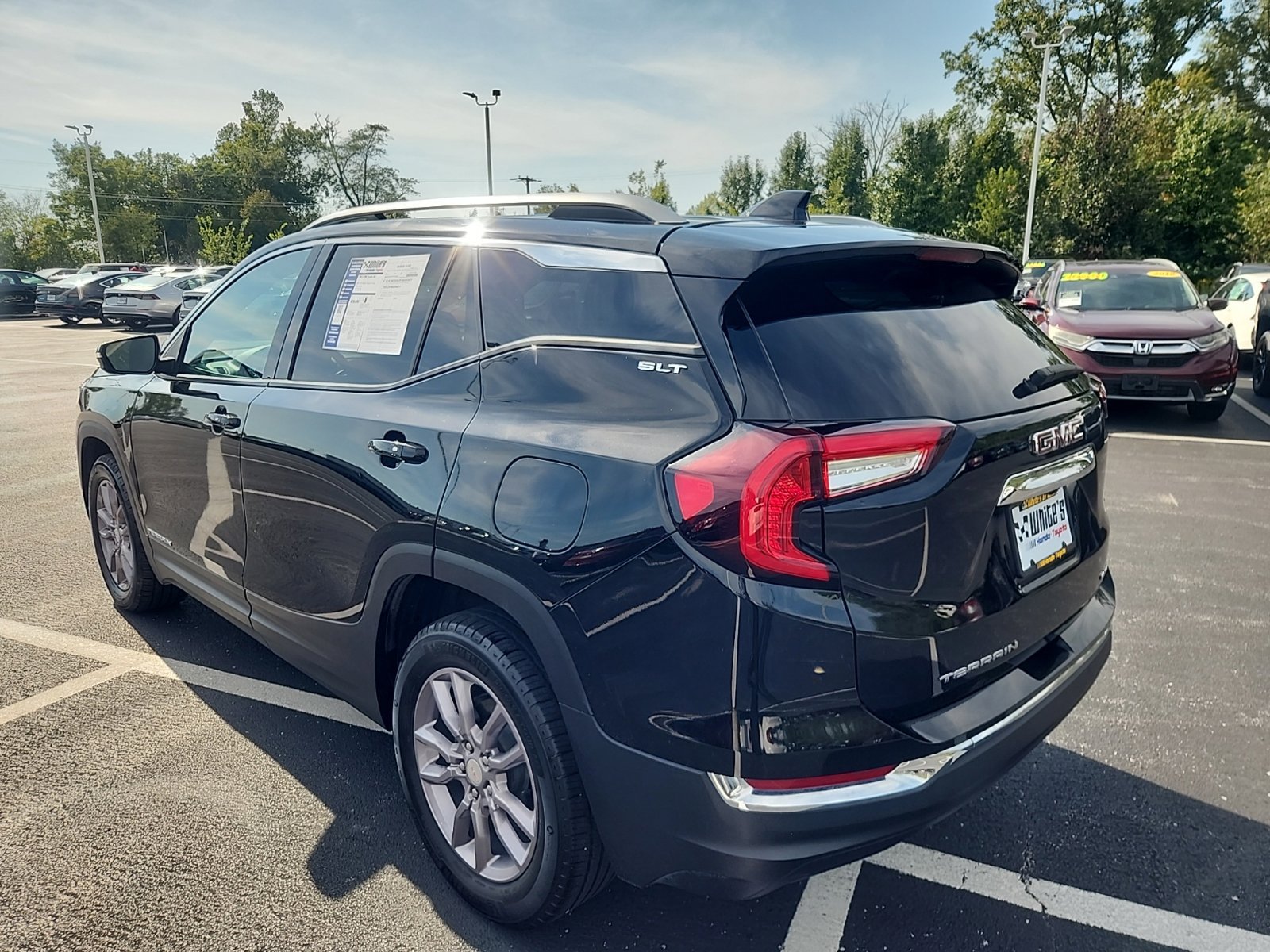 Used 2023 GMC Acadia SLT AWD/4WD image 4