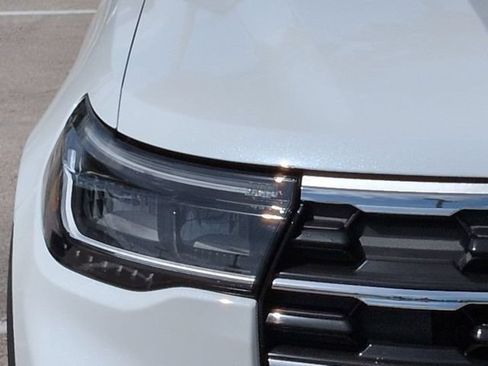 New 2026 Ford Explorer Active w/ Active Comfort Package RWD image 10