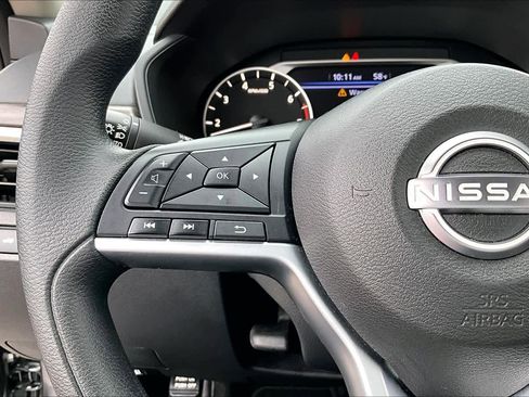 Used 2025 Nissan Altima 2.5 SV image 23