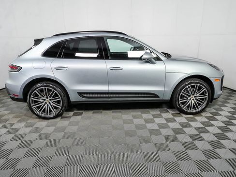 Certified 2026 Porsche Macan AWD/4WD image 29