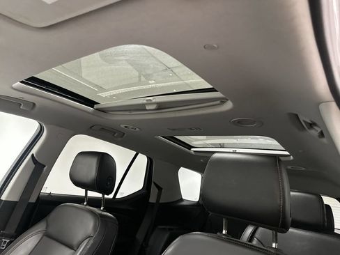 Used 2018 Chevrolet Traverse LT AWD/4WD image 14