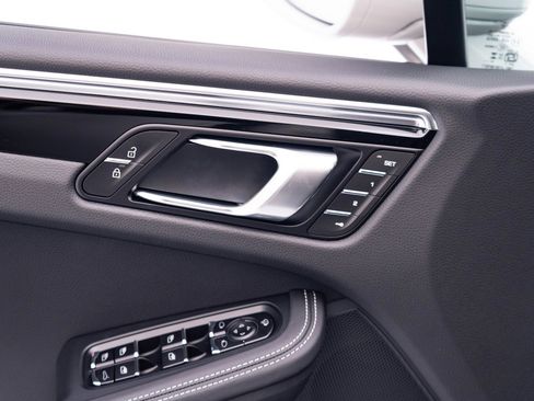 New 2026 Porsche Macan S image 24