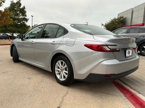 Used 2025 Toyota Camry LE FWD image 8
