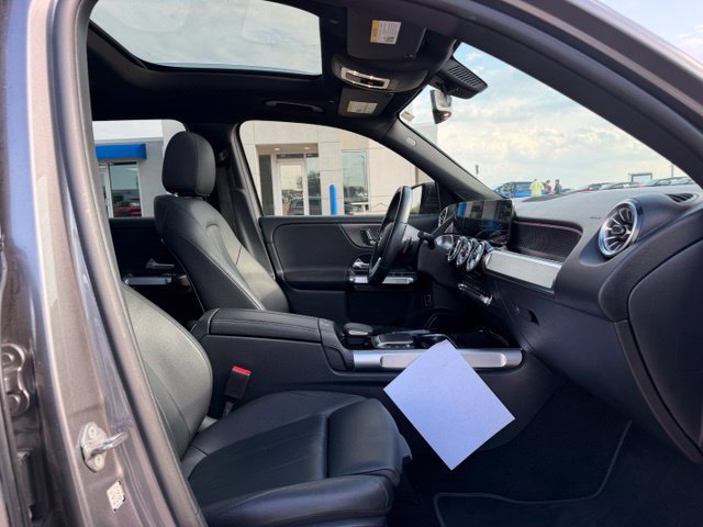 Used 2022 Mercedes-Benz GLB 250 image 10