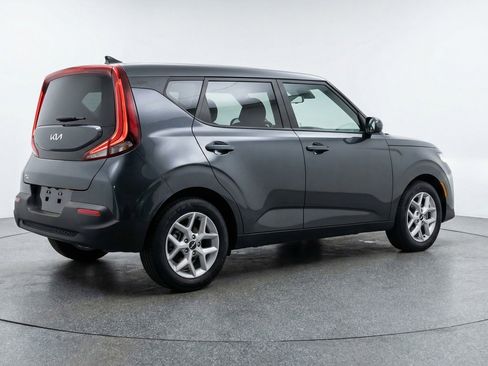 Used 2025 Kia Soul LX w/ LX Technology Package image 9