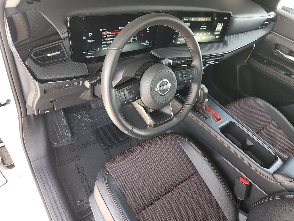 Certified 2025 Nissan Kicks SR FWD image 12