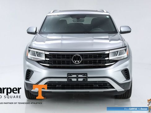 Used 2023 Volkswagen Atlas Cross Sport SE w/ Panoramic Sunroof Package FWD image 16