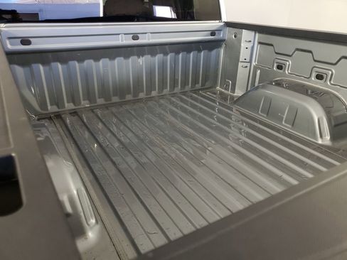 Used 2025 Chevrolet Silverado 1500 Custom image 30