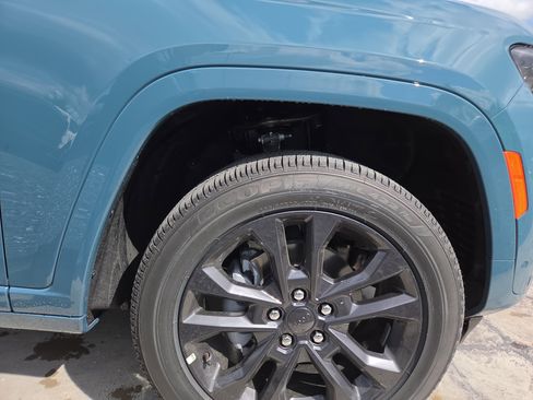 New 2026 Jeep Grand Cherokee Limited AWD/4WD image 29
