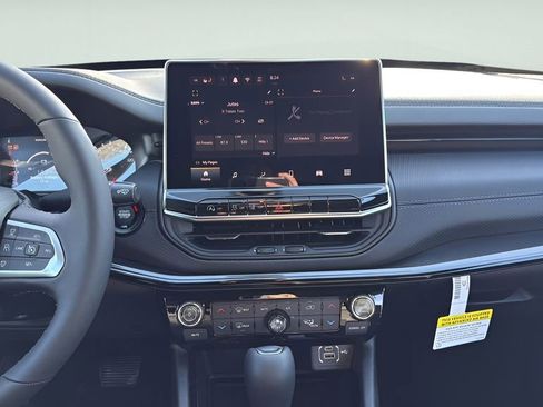 New 2026 Jeep Compass Latitude image 20