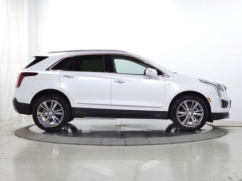 Used 2025 Cadillac XT5 Premium Luxury w/ Technology Package AWD/4WD image 12