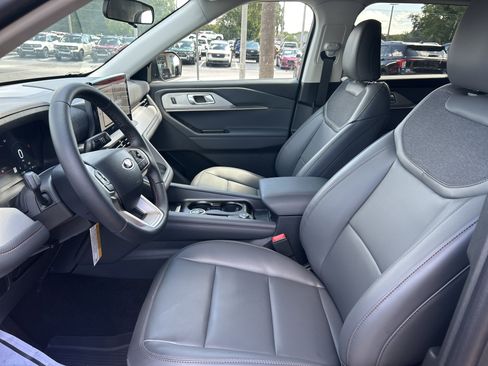 New 2025 Ford Explorer Active w/ Active Comfort Package image 14