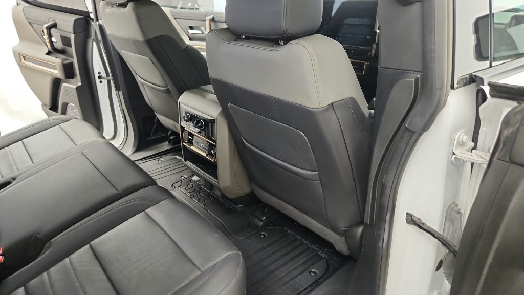 Used 2025 GMC Hummer EV 2X w/ LPO, Sport Package AWD/4WD image 23