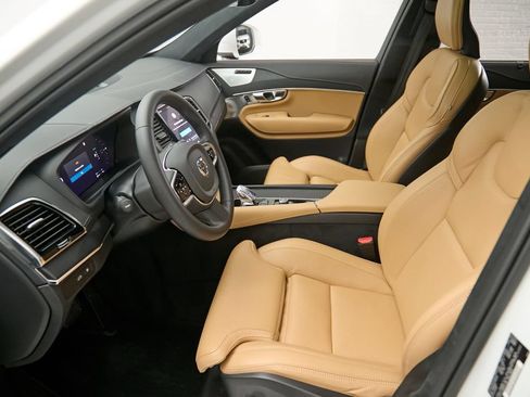 Certified 2023 Volvo XC90 T8 Ultimate w/ Lounge Package AWD/4WD image 18