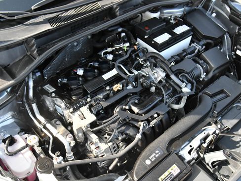 Used 2024 Toyota Corolla Cross L image 43