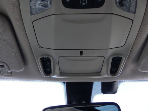 Used 2020 Chrysler Pacifica Limited FWD image 35