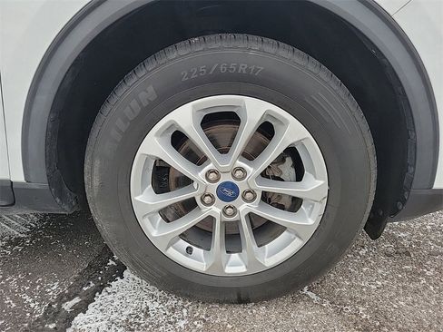 Used 2020 Ford Escape SE image 5