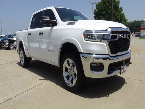 Certified 2025 RAM 1500 Big Horn AWD/4WD image 3