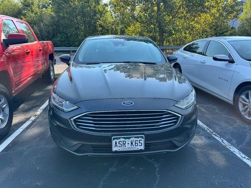 Used 2020 Ford Fusion SE FWD image 3