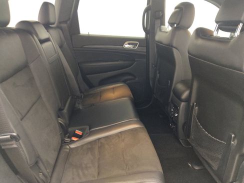 Used 2019 Jeep Grand Cherokee Altitude RWD image 19