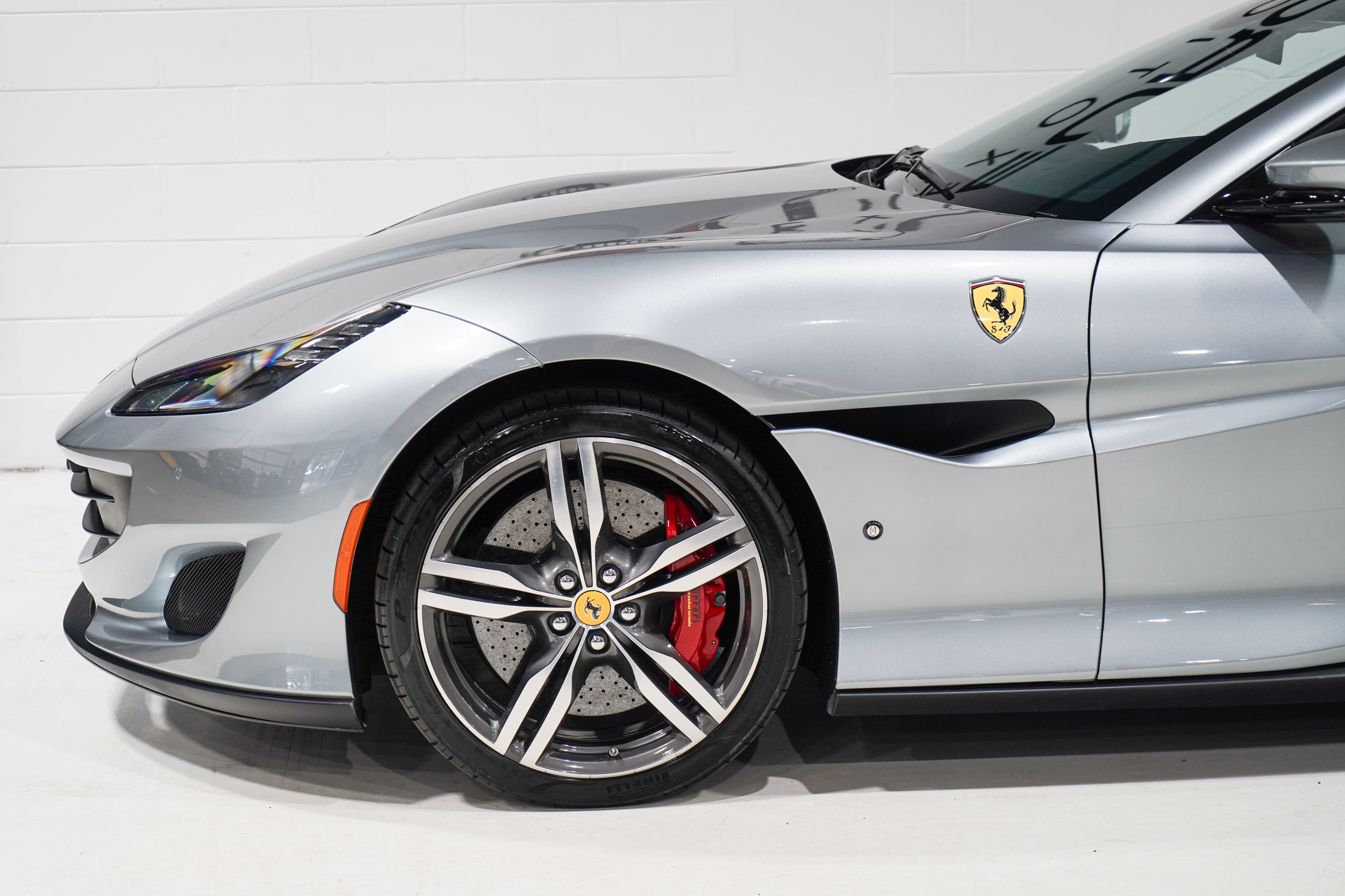 Used 2020 Ferrari Portofino RWD image 32